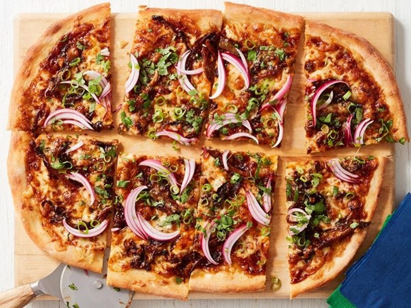 Barbecue mushroom pizza