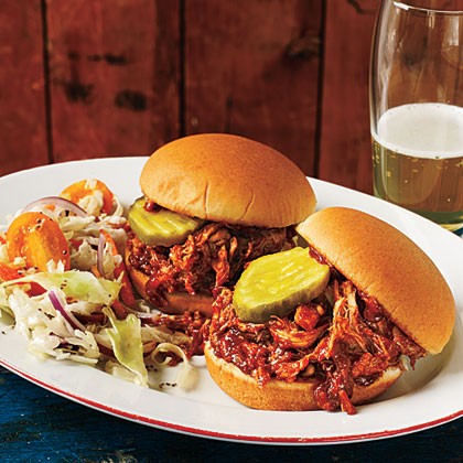 Barbecue pulled chicken sliders