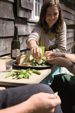 Barbecued broad beans with Pecorino