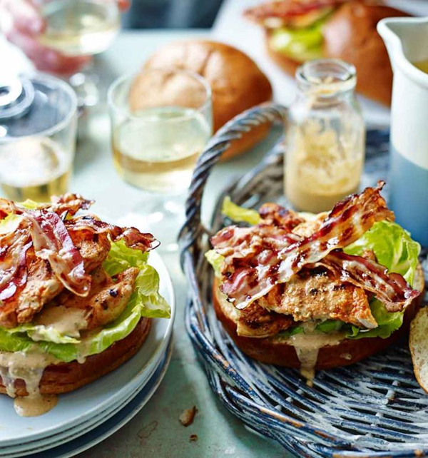 Barbecued chicken in brioche buns with buttermilk Caesar dressing