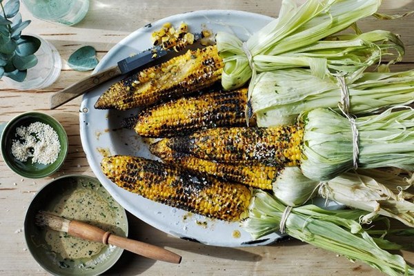 Barbecued corn with honey and herb butter