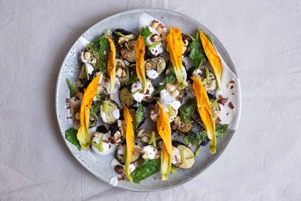 Barbecued courgettes with yoghurt