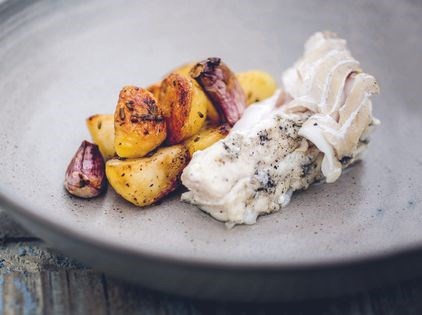 Barbecued hake steaks/new potatoes
