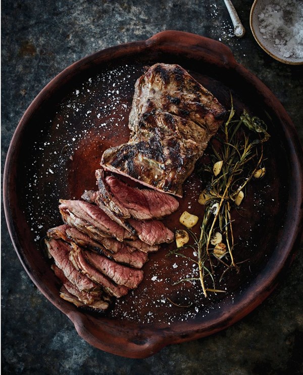 Barbecued lamb with aromatics