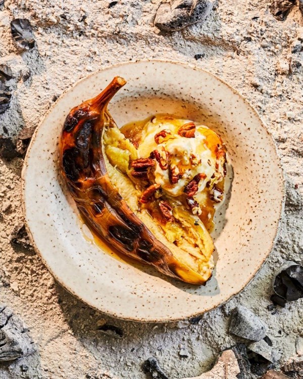 Barbecued maple and pecan banana splits 