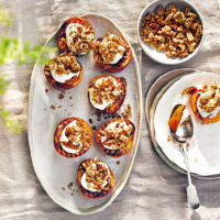 Barbecued nectarines with Amaretto crunch and cream