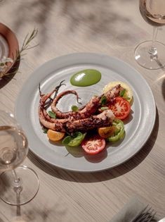 Barbecued octopus and tomatoes
