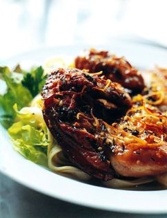 Barbecued or deep-fried chicken with lemon sauce