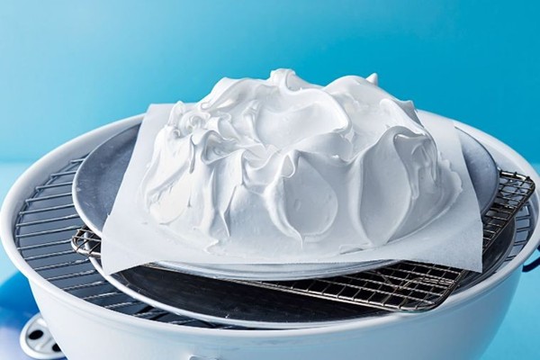 Barbecued Pavlova with whipped white chocolate