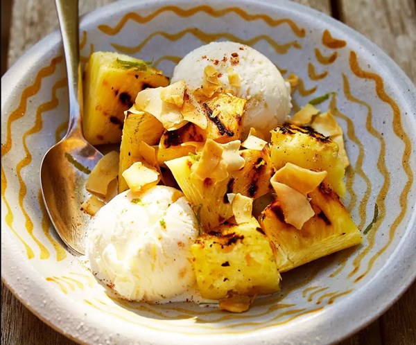 Barbecued pineapple with coconut