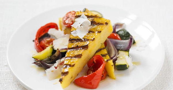 Barbecued polenta wedges with roasted veg