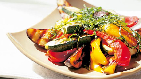 Barbecued vegetable salad