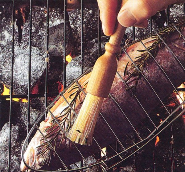 Barbecuing whole fish
