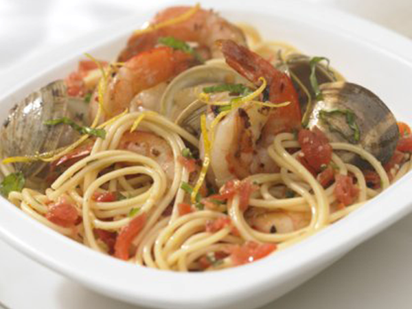 Barilla spaghetti with clams