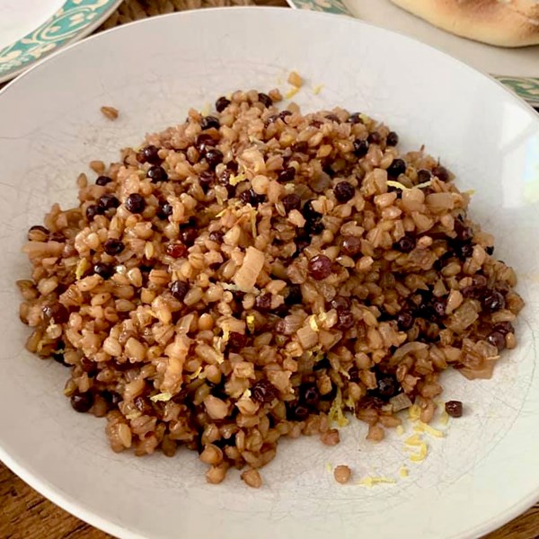 Barley pilaf (Kríthino piláfi)
