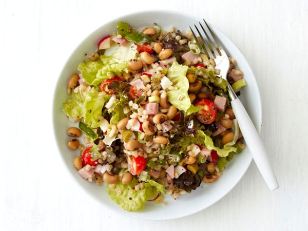 Barley salad with ham and black-eyed peas