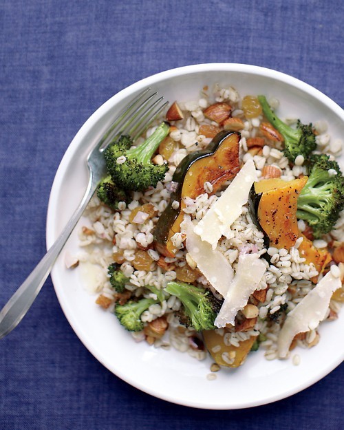 Barley salad with squash and broccoli