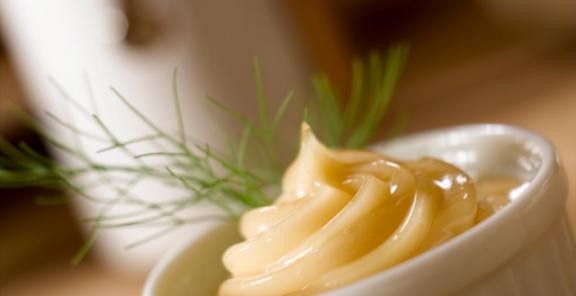 Basic aioli (non-raw, quickie version)