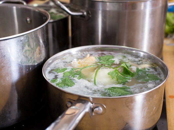 Basic chicken stock