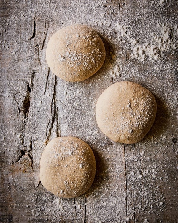 Basic pizza dough