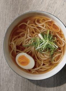 Basic udon noodle soup