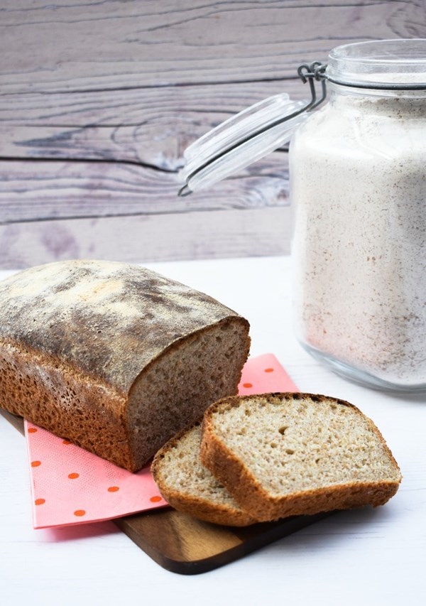 Basic wholemeal bread (brown sandwich loaf)