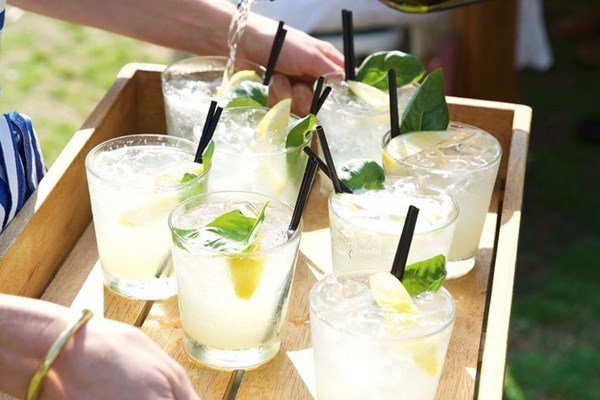 Basil & lemon spritz