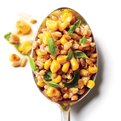 Basil and corn farro salad