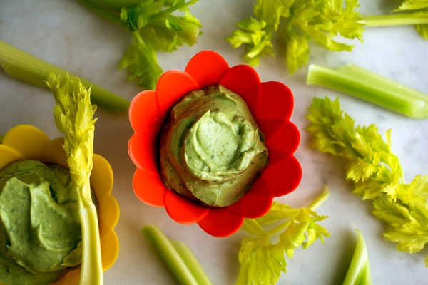 Basil avocado dip