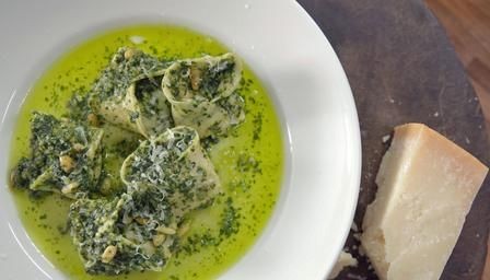 Basil tortellini with ricotta and pine nuts