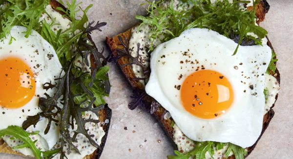 Basted egg tartines with creamed mustard