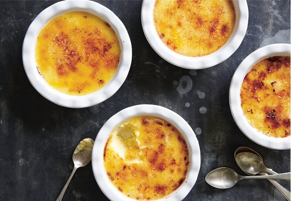 Bay-infused crème brûlée