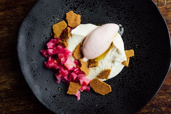  Bay panna cotta with rhubarb parfait