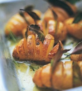 Bay-studded potatoes with rosemary and olive oil