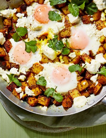 Bazaar spiced potatoes with eggs and feta