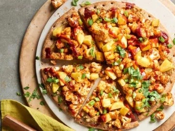 BBQ cauliflower and pineapple pizza