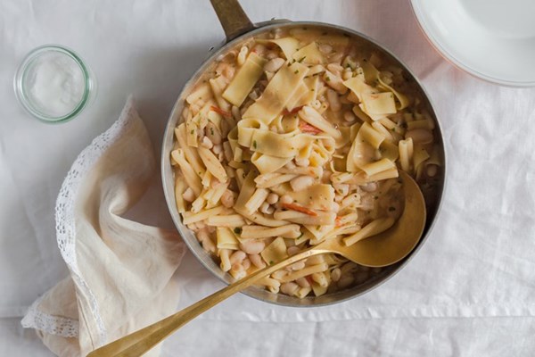 Bean and pasta soup (Pasta e fagioli) 