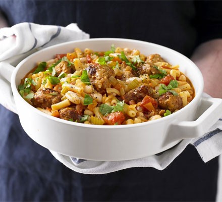 Bean and pasta stew with meatballs