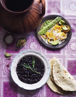 Beans cooked in a pot (Frijoles de la olla)