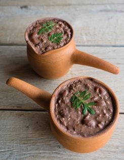 Beans with walnuts and spices (Lobio 1)