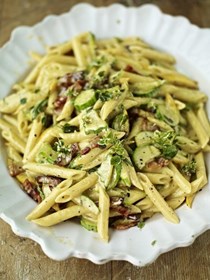 Beautiful zucchini / courgette carbonara