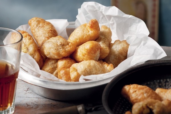 Beef & potato curry puffs