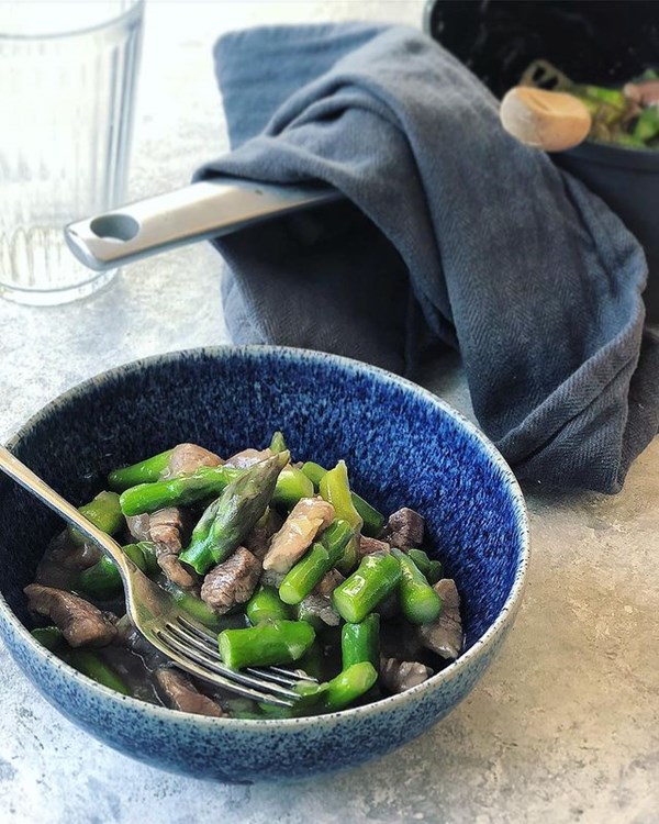 Beef and asparagus