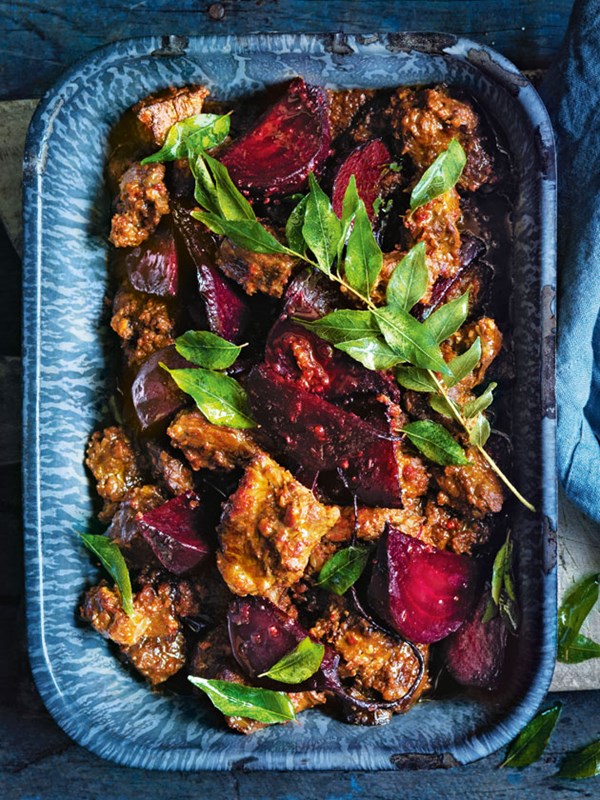 Beef and beetroot curry