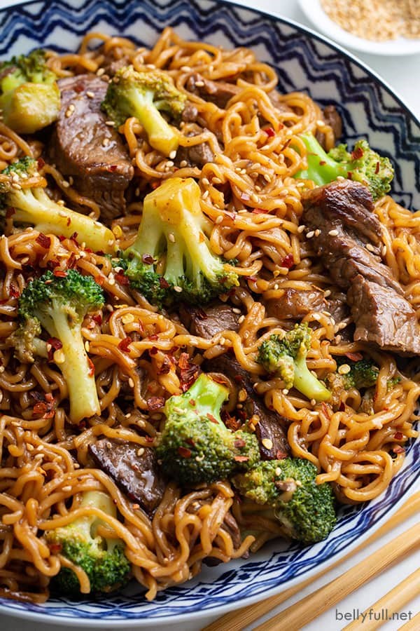 Beef and broccoli ramen stir fry