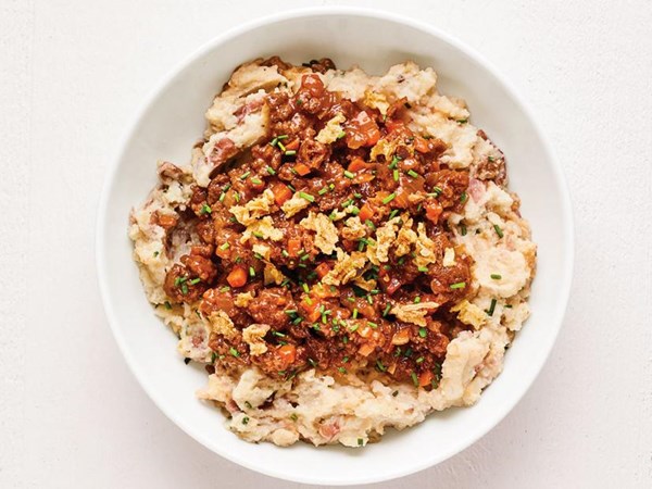 Beef and mashed potato bowls