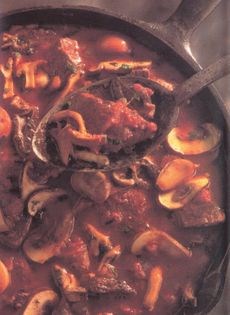Beef and mushrooms in Rubesco wine (Manzo e funghi in vino)