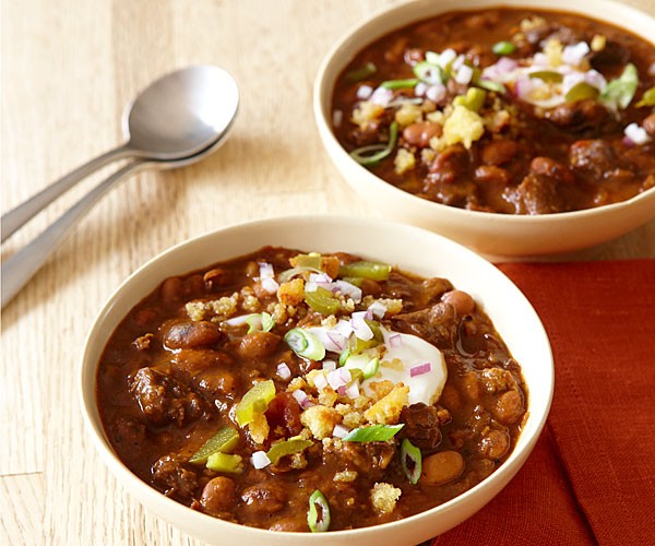 Beef and pinto bean chili with toasted cornbread crumbles
