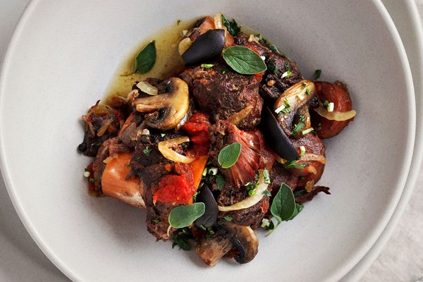 Beef and red wine stew (Daube de boeuf)