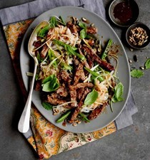 Beef and sugarsnap noodles